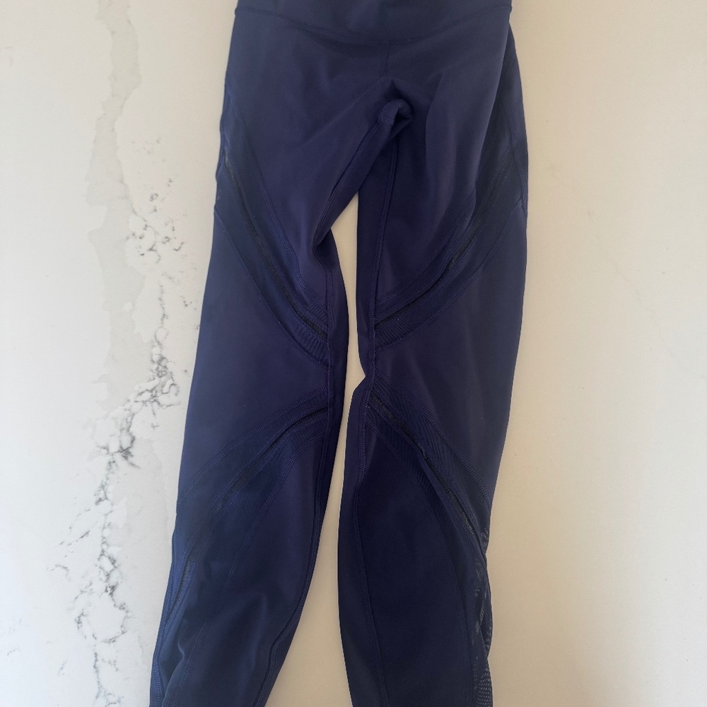 Lululemon high times sz 6 hero blue w mesh